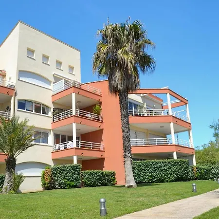 Appartement Beautiful In With Outdoor Swimming Pool, Wifi And 2 Bedrooms *