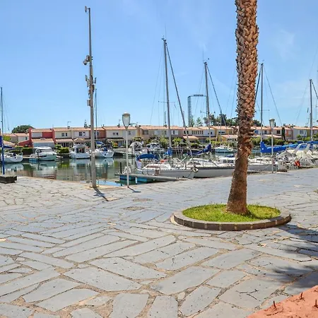 Beautiful In With Outdoor Swimming Pool, Wifi And 2 Bedrooms Agde