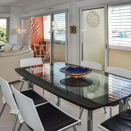 Beautiful In With Outdoor Swimming Pool, Wifi And 2 Bedrooms Agde