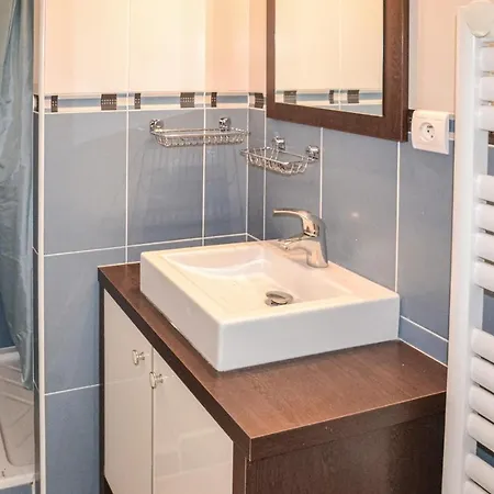 Beautiful In With Outdoor Swimming Pool, Wifi And 2 Bedrooms Agde