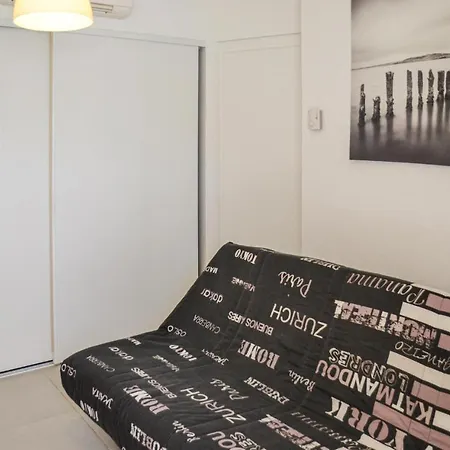 Beautiful In With Outdoor Swimming Pool, Wifi And 2 Bedrooms Appartement Agde